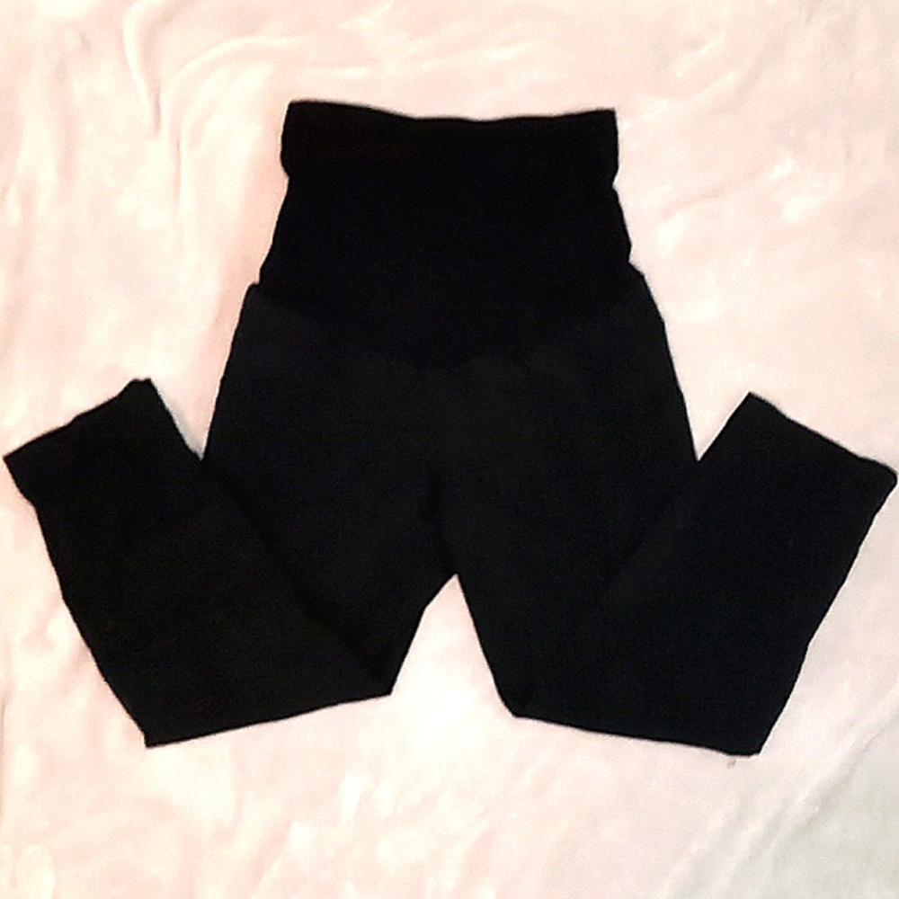 Black Maternity Capris
